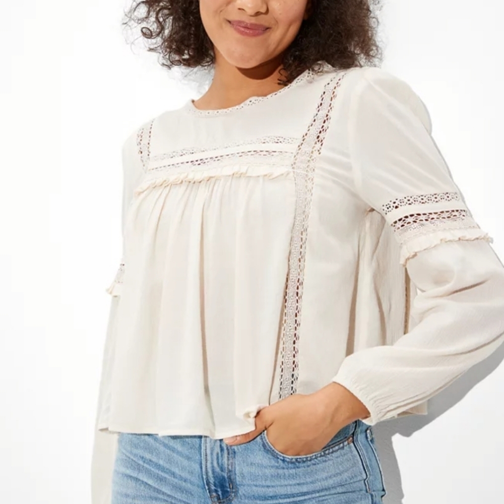American Eagle Outfitters Cream Lace Blouse Size Medium